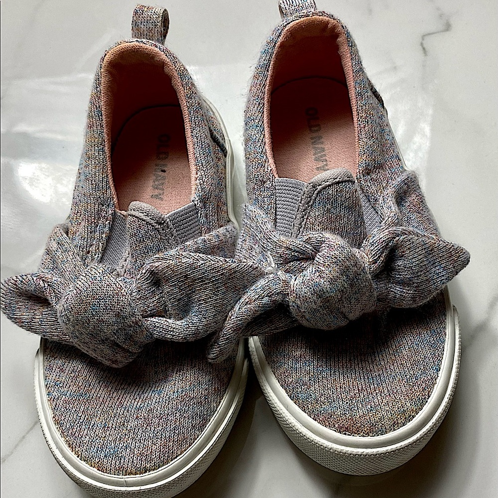 🌻$10 Before Summer Flash Sale🌻 Old Navy Girls Multi Colored Shoes